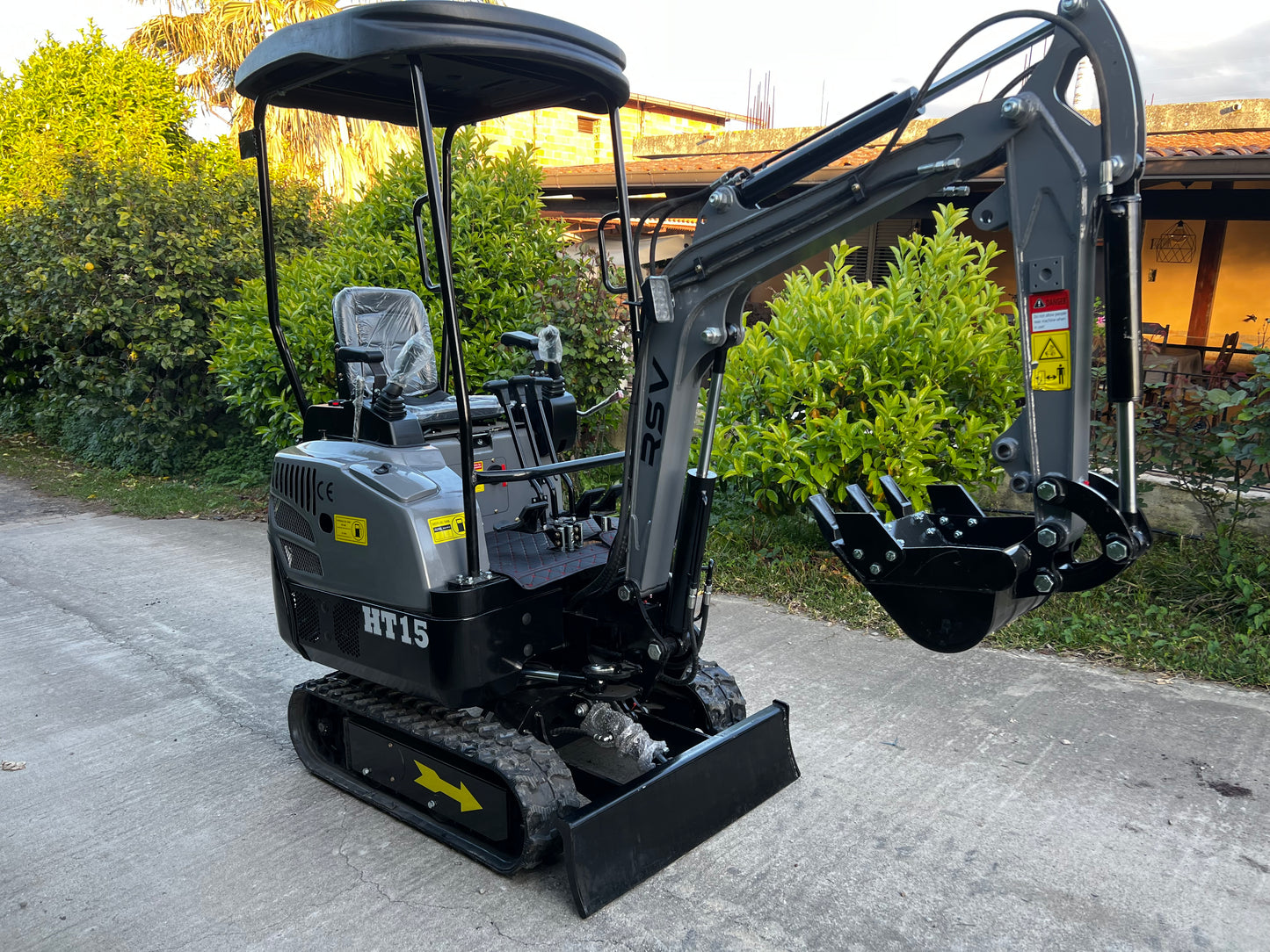 MiniEscavatore 12Q RSV Motore Koop Bicilindrico